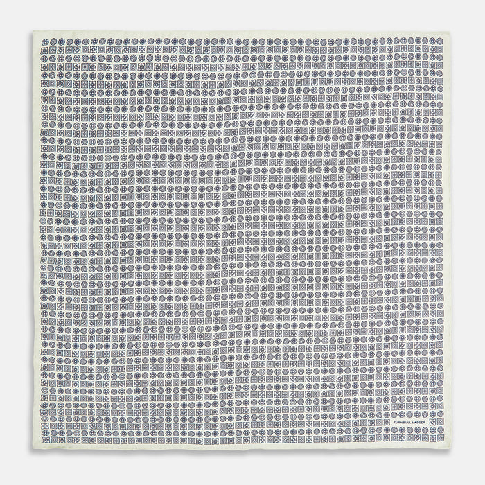 Floral White Pocket Square in Silk Image 3