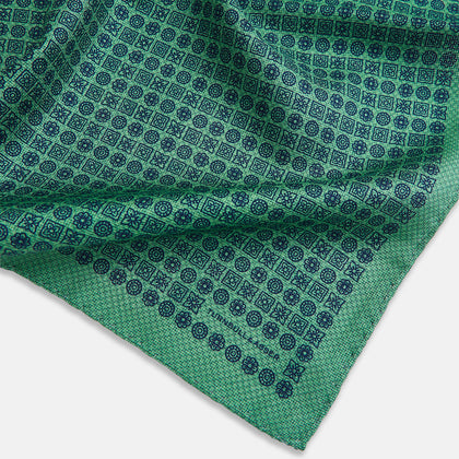 Rosette Green Pocket Square in Silk Image 2