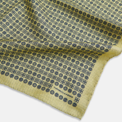 Rosette Yellow Pocket Square in Silk Image 2