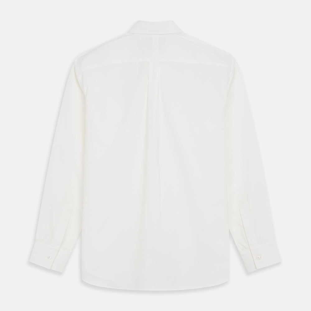 The White Cotton Weekend Fit Langston Shirt by Turnbull & Asser, with a Derby collar, long sleeves, and two button-flap chest pockets, is shown laid flat on a white background.