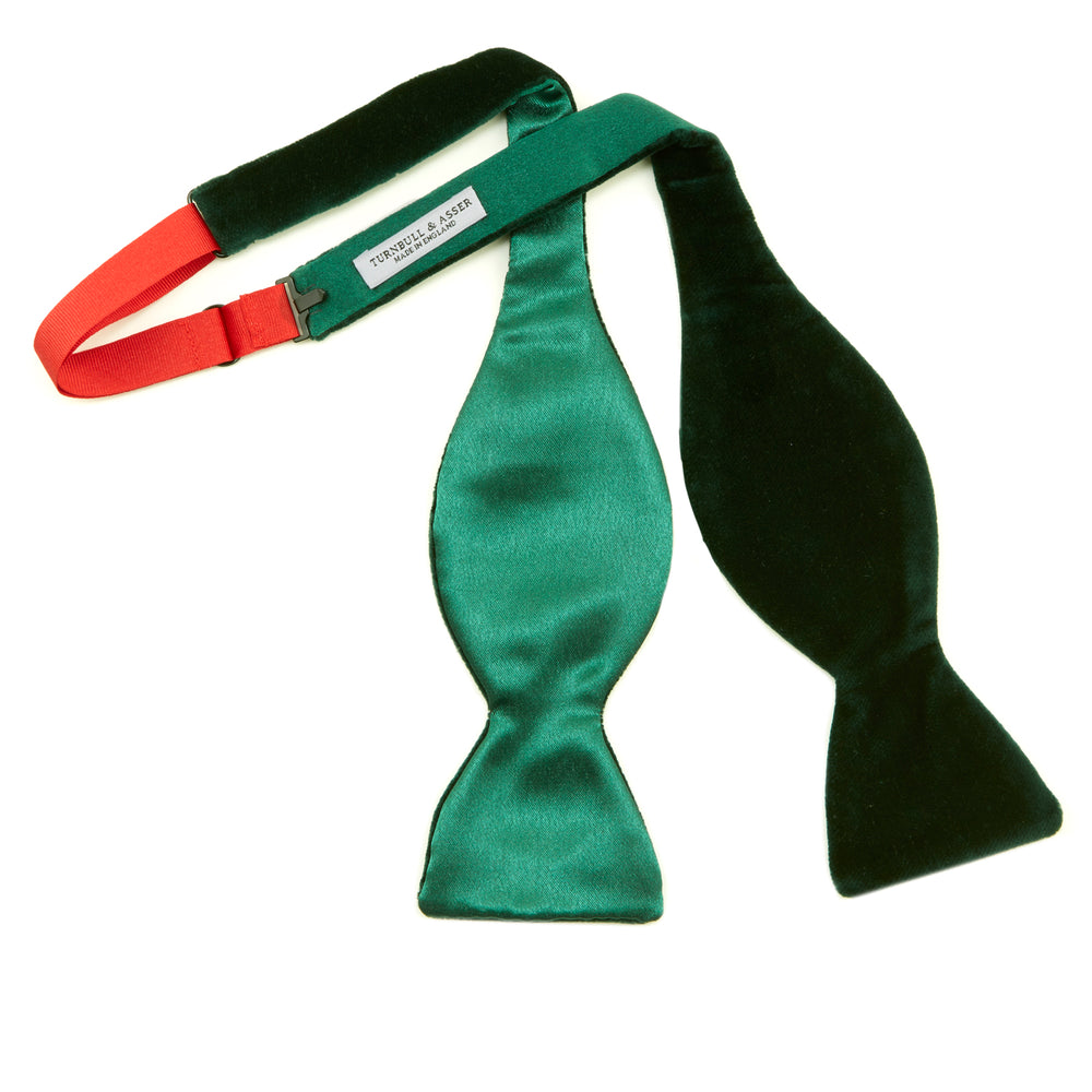 The Green Velvet Bow Tie by Turnbull & Asser, ideal for formal events, is displayed against a plain white background.