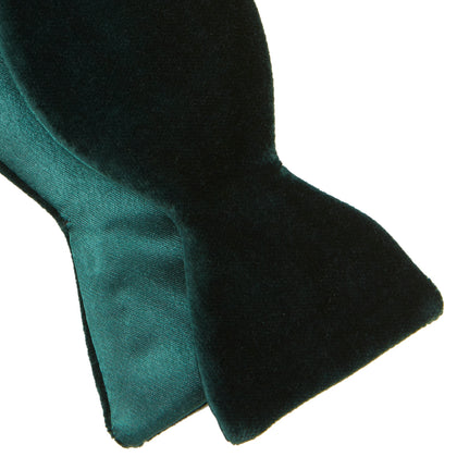 Green Velvet Bow Tie Image 3